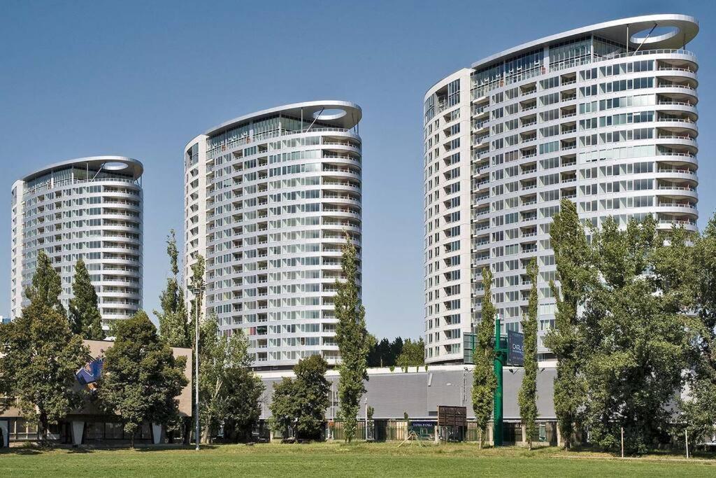 Апартаменти A Zen Getaway With Garage Parking
